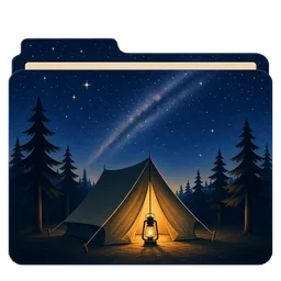 Una tienda de campaña iluminada bajo un cielo estrellado, entre pinos